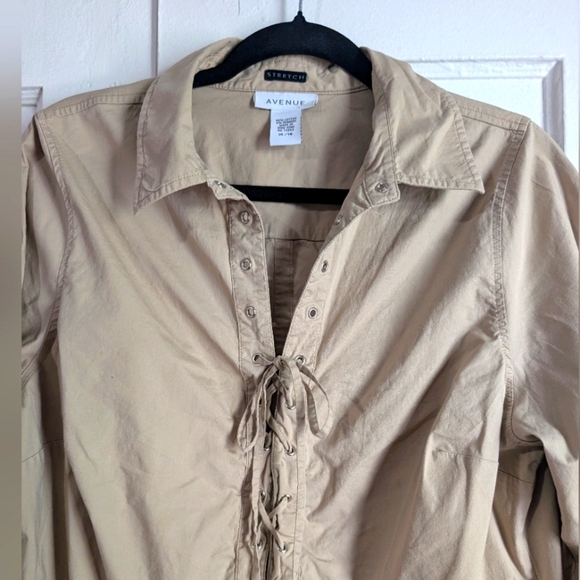 Plus Size Top - Picture 3 of 3